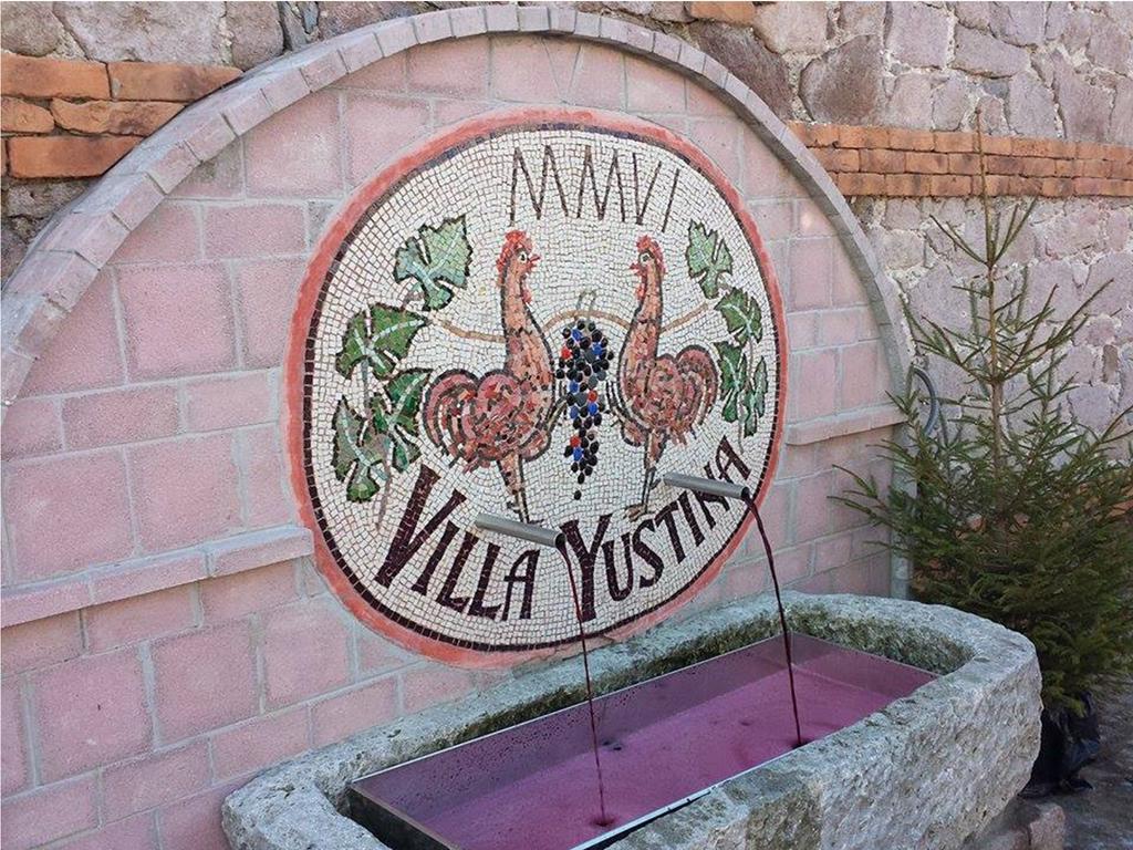 Yustina Villas Guest House ภายนอก รูปภาพ